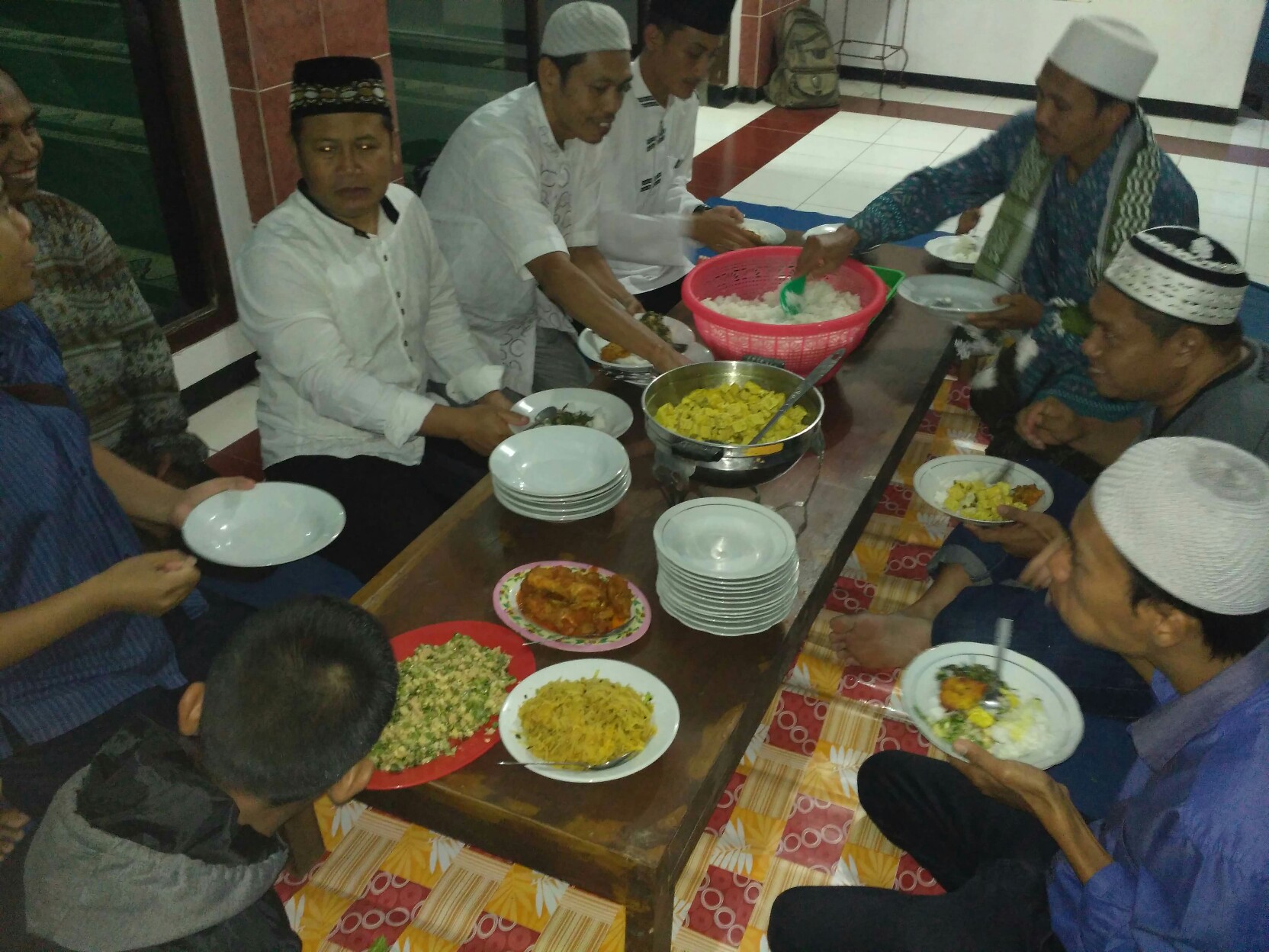 Prodi TI mengadakan santunan bagi anak yatim di dusun Busu, Jabung